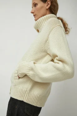 Mila Cardigan in Ivory