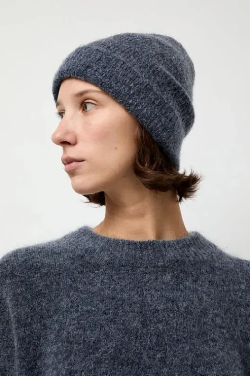 Mokid Hat in Storm