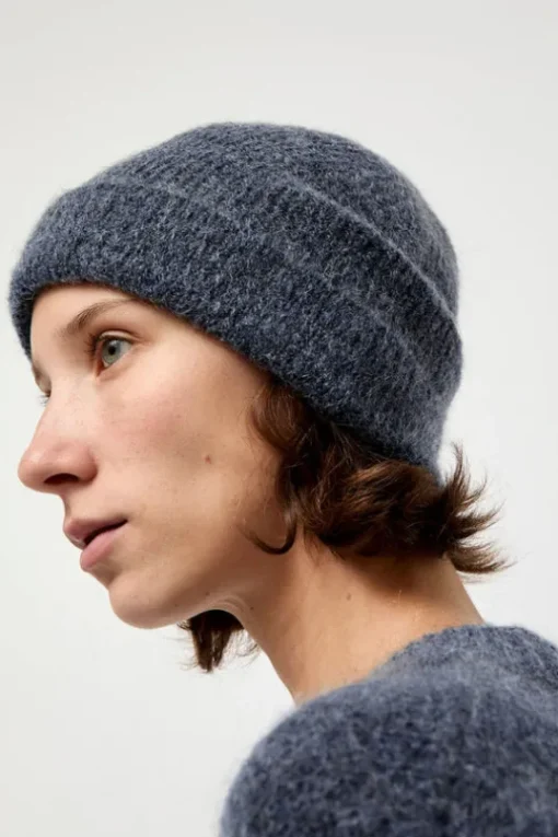 Mokid Hat in Storm