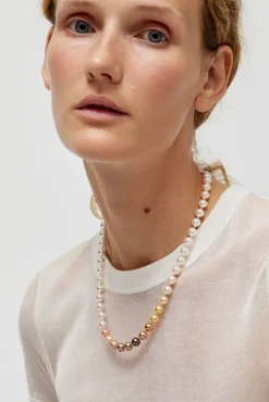 Multi-Colored Pearl Necklace in Multi