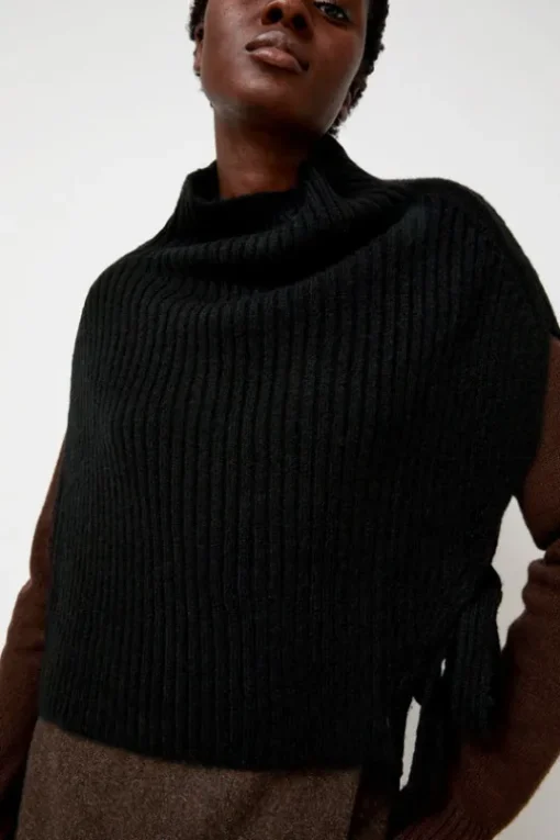 Neck Warmer in Black