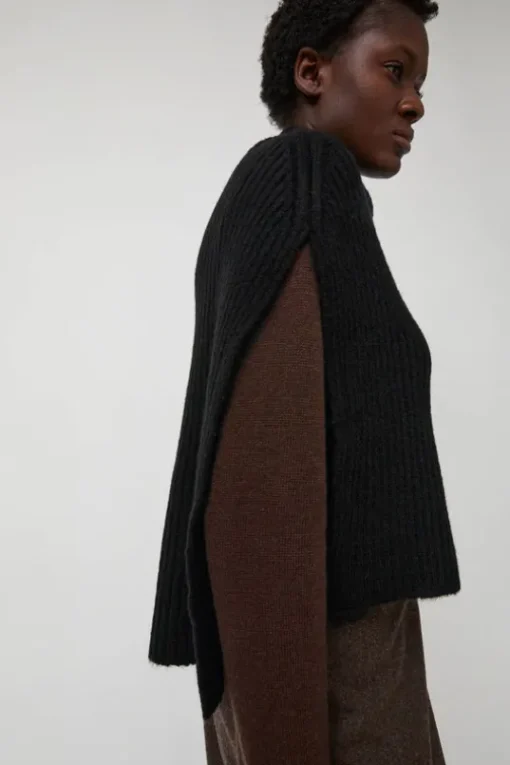 Neck Warmer in Black