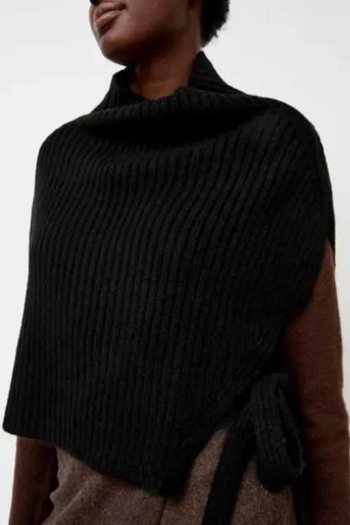 Neck Warmer in Black