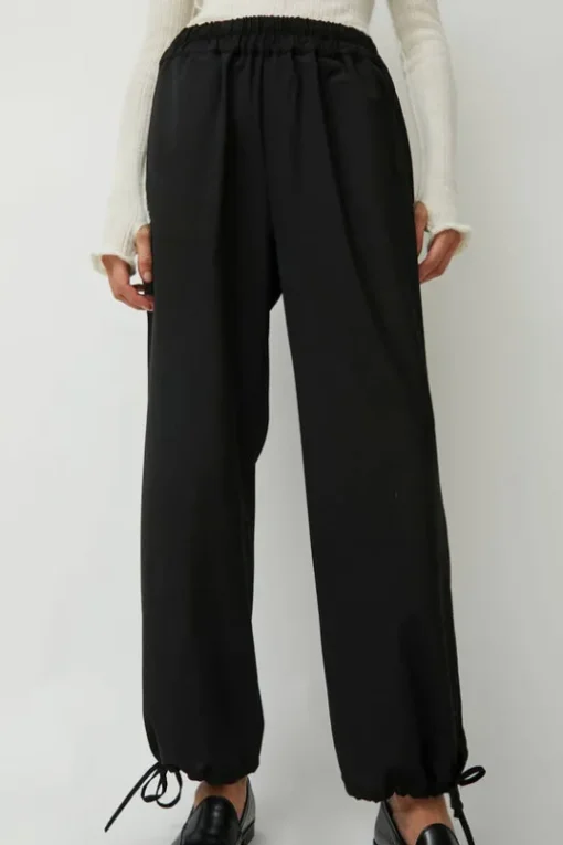 Negi Pants in Black
