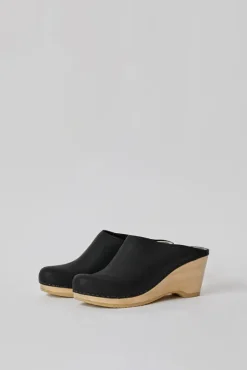 New School Clog on Wedge in Black