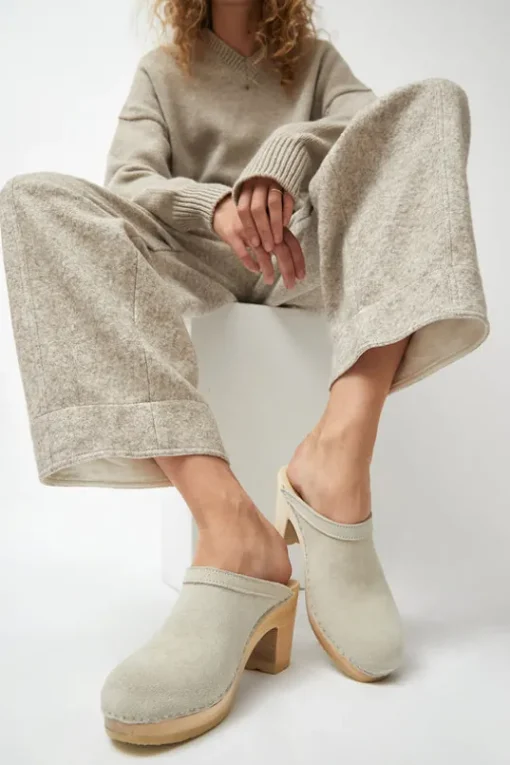Old School Clog on High Heel in Chalk Suede