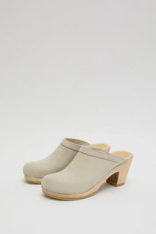 Old School Clog on High Heel in Chalk Suede