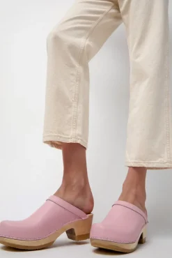 Old School Clog on Mid Heel in Light Pink