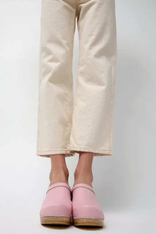 Old School Clog on Mid Heel in Light Pink