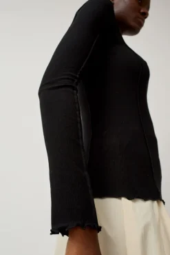 Omato Long Sleeve Top in Black
