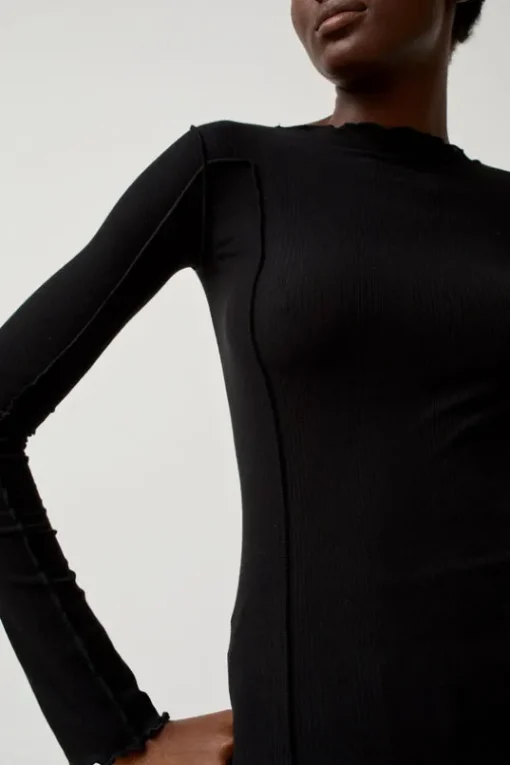 Omato Long Sleeve Top in Black