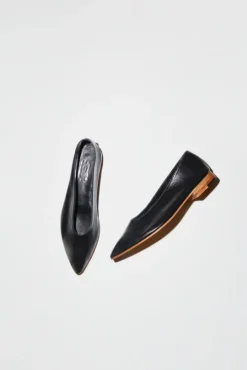 Party Flat in Black