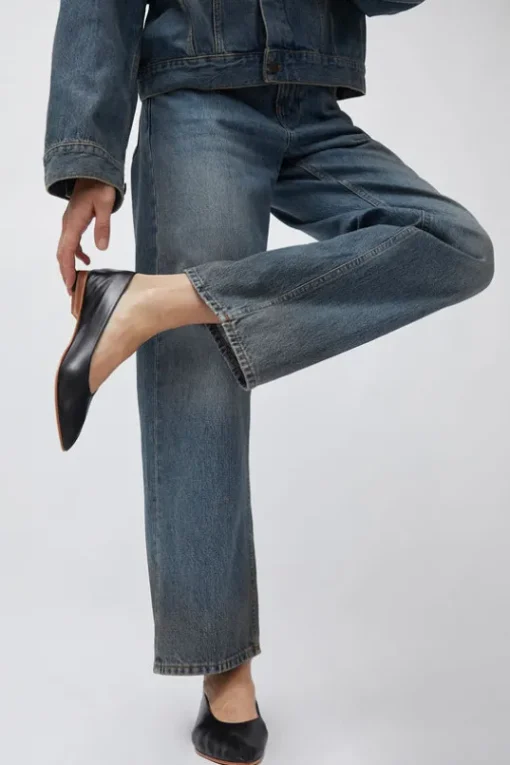Party Flat in Black