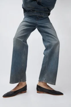 Party Flat in Black