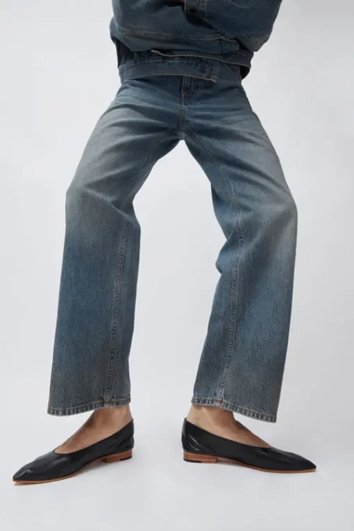 Party Flat in Black