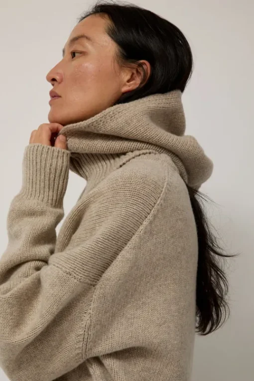Plain Hood in Beige