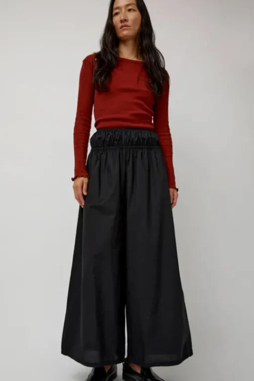 Point Pants in Black