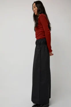 Point Pants in Black