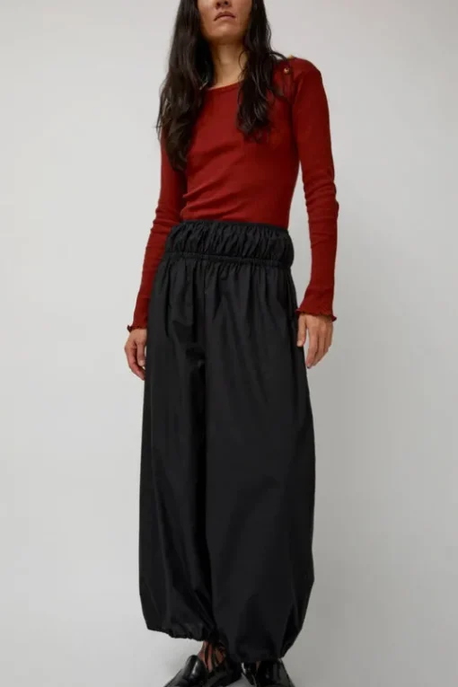 Point Pants in Black
