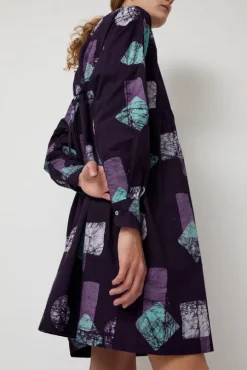 Press Dress in Location