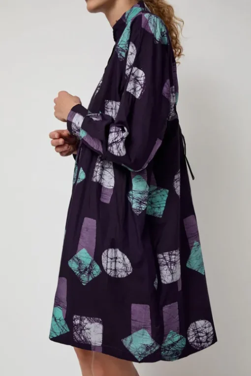 Press Dress in Location