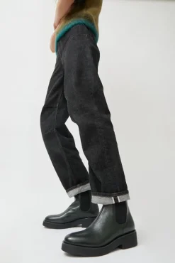 Pull on Crepe Sole Boot in Bottle