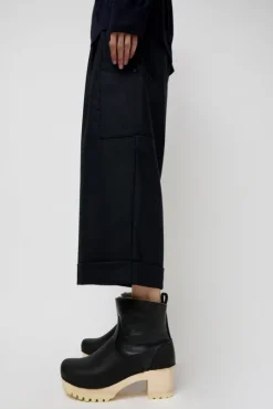 5" Pull on Shearling Clog Boot on Mid Tread in Ink Aviator on White Base