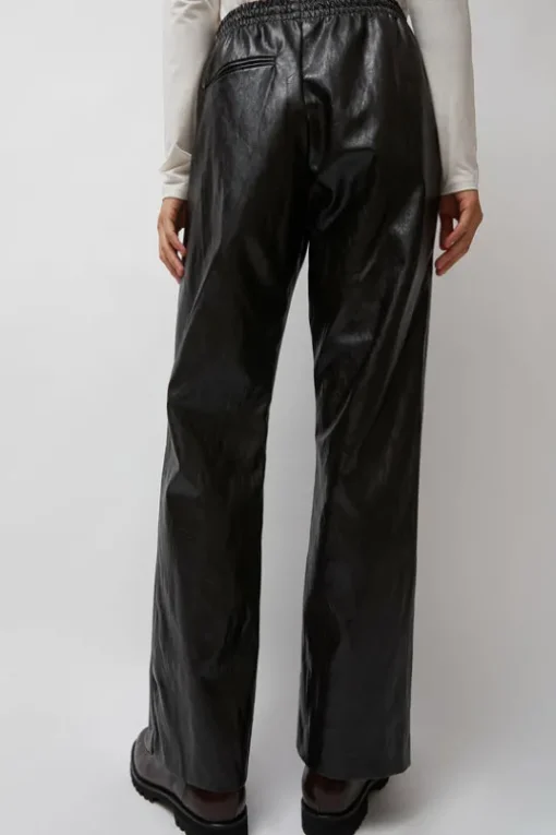 Quinlan Pant in Brown