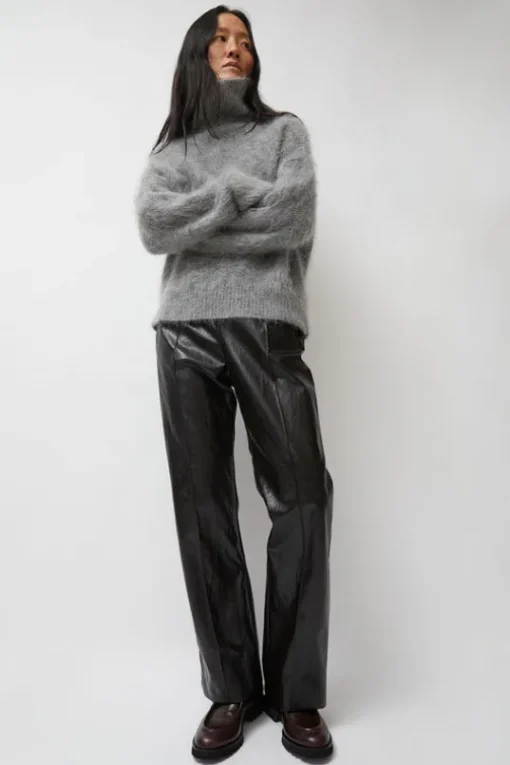Quinlan Pant in Brown