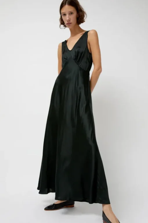 Reine Dress in Black