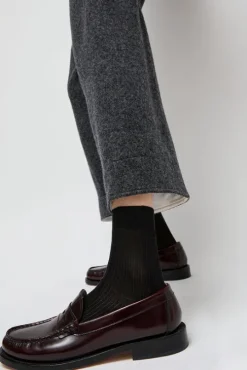Ribbed Ankle Socks in Nero