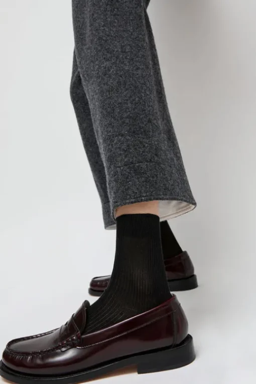Ribbed Ankle Socks in Nero