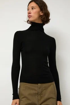 Ribbed High Neck in Black
