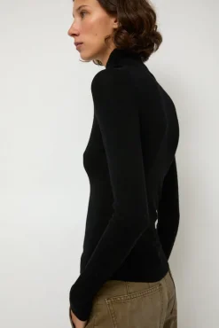 Ribbed High Neck in Black