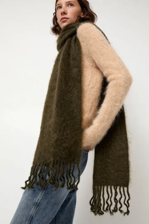 Ribbed Mohair Scarf in Olive