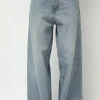 Roomy Jean in 90s Blue