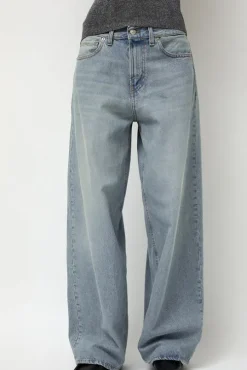 Roomy Jean in 90s Blue