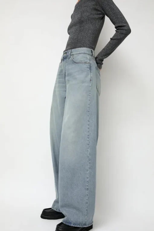 Roomy Jean in 90s Blue
