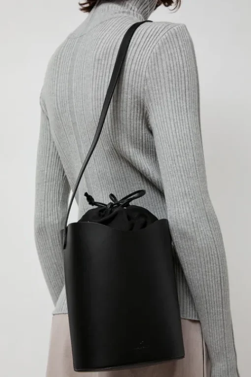 Roseto Bucket Bag in Black