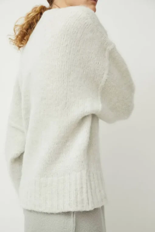 Sakuru Sweater in Ice