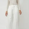 Satin Curved Pants in White