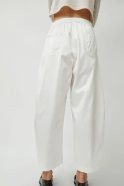 Satin Curved Pants in White