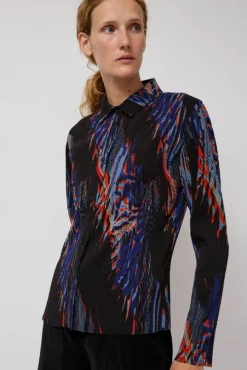 Silhouette Plisse Shirt in Blue Shadow Wing