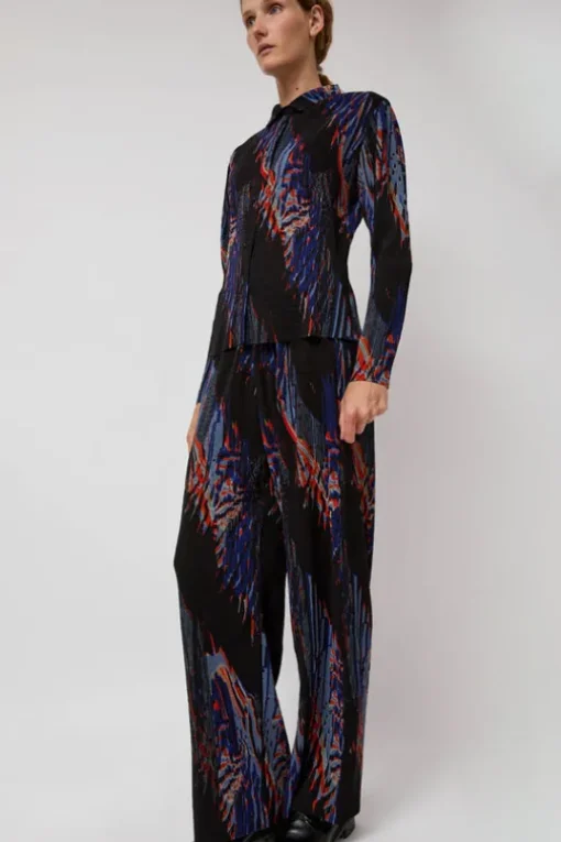 Silhouette Plisse Shirt in Blue Shadow Wing