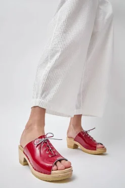 Simone Clog on Mid Heel in Red Patent