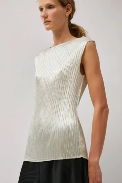 Space Tank in Ivory