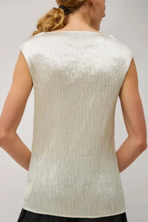 Space Tank in Ivory