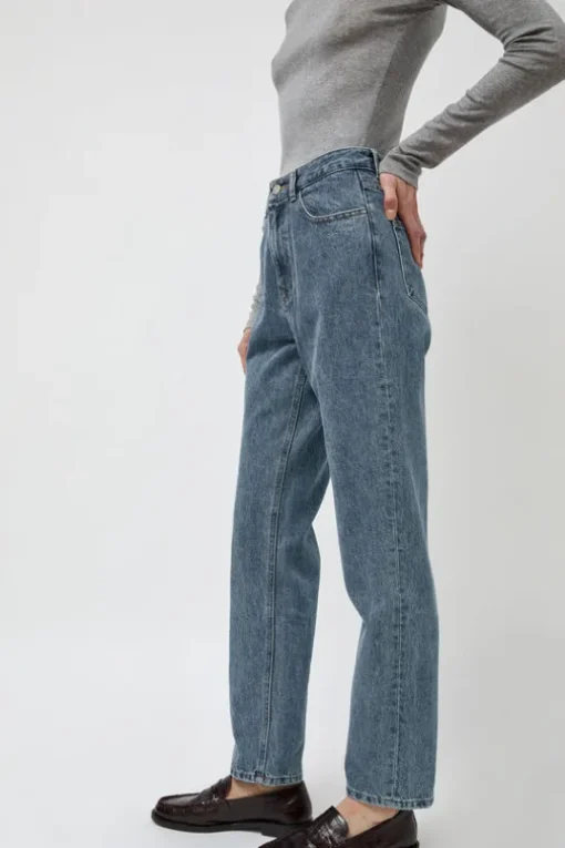 Straight Fit Denim in Mid Blue