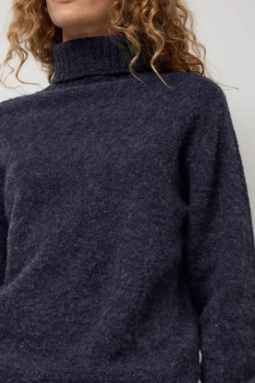 Sylvester Turtleneck in Denim