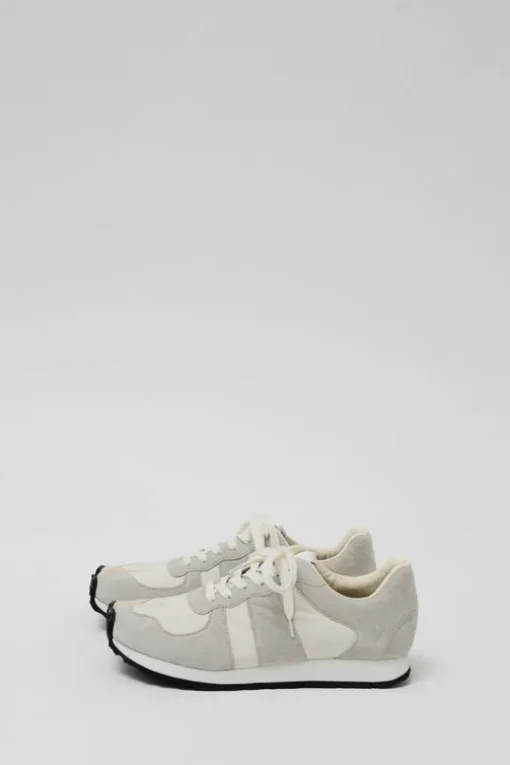 Tabi Trainer in White